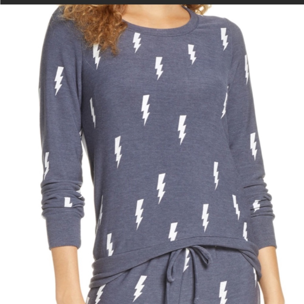 Worn once! Chaser lightning bolt thermal top in navy and white